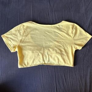 yellow crop top💛